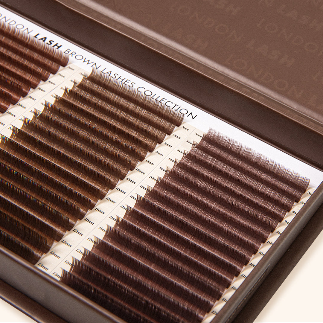 Braune Volume Lashes Kollektion