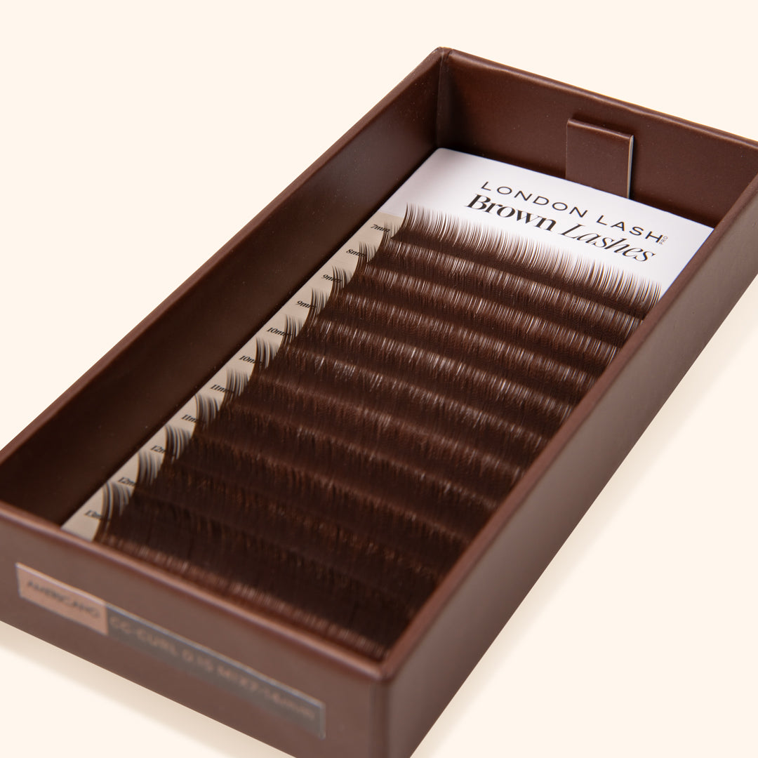 Braune Wimpern – Americano Kollektion