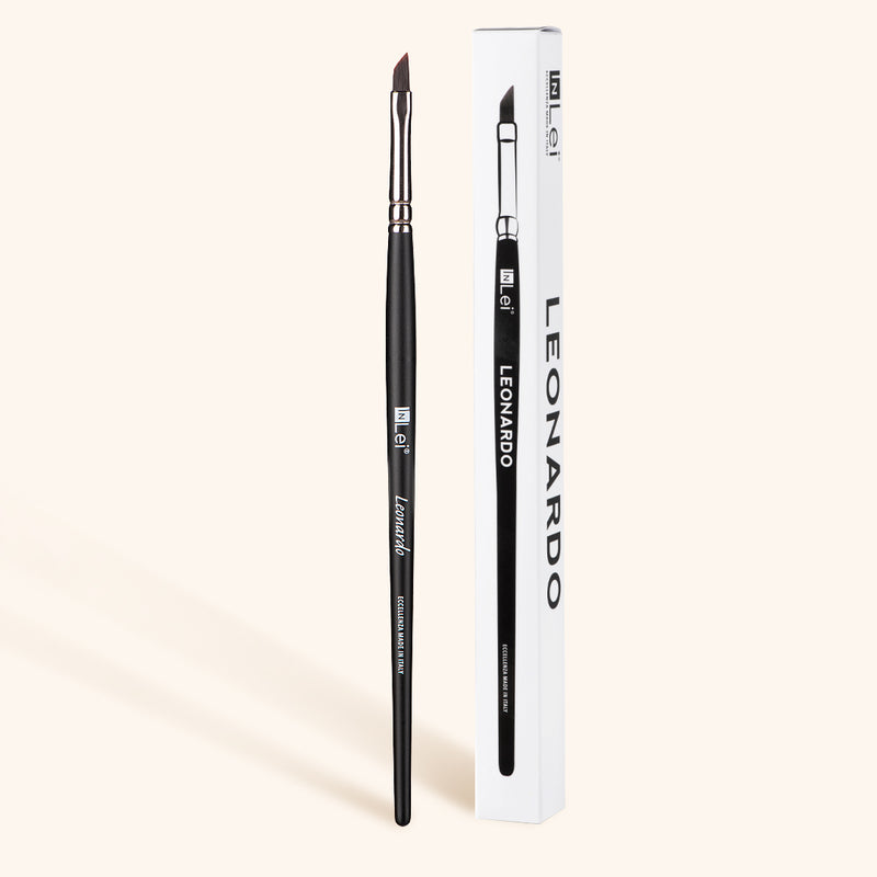 InLei® Multifunctional Oblique Lash & Eyebrow Brush